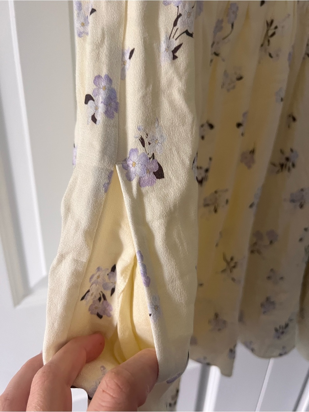 Sundeh Sunday Best Zane Pale Yellow Floral Puff-Sleeve Mini Dress Aritzia - Picture 4 of 8